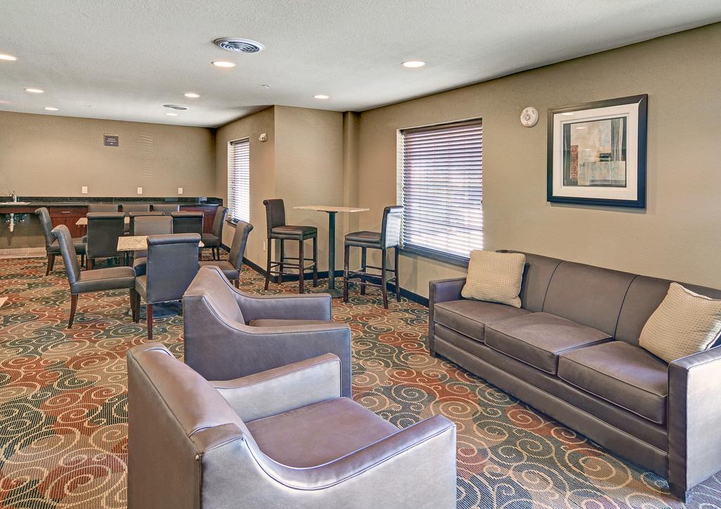 Cobblestone Inn & Suites - Big Lake Bagian luar foto