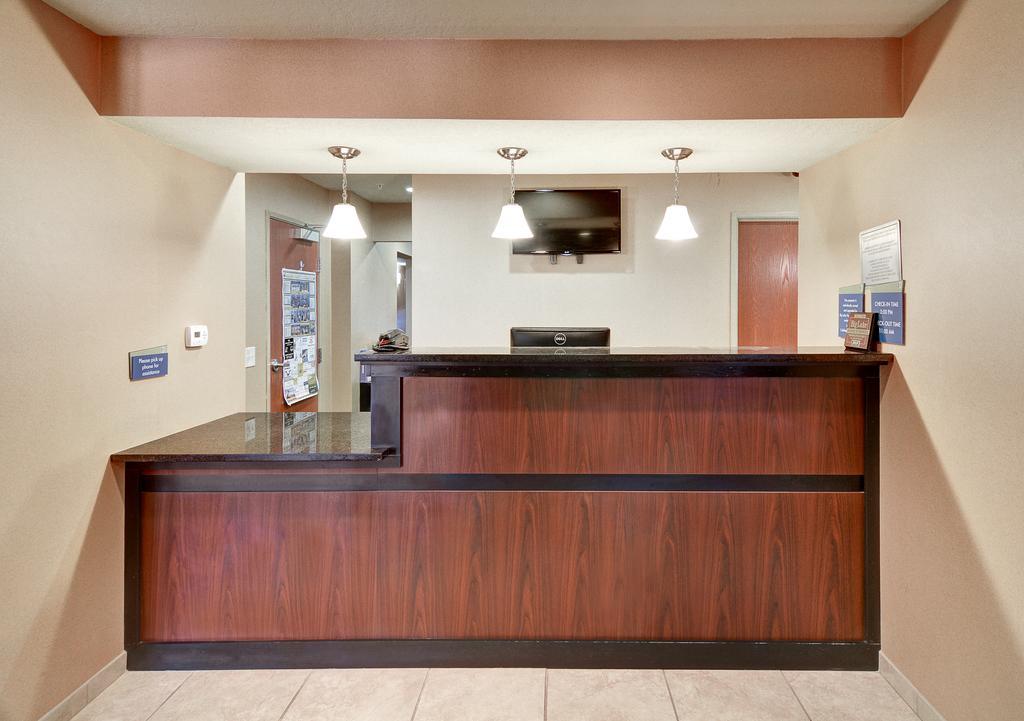 Cobblestone Inn & Suites - Big Lake Bagian luar foto