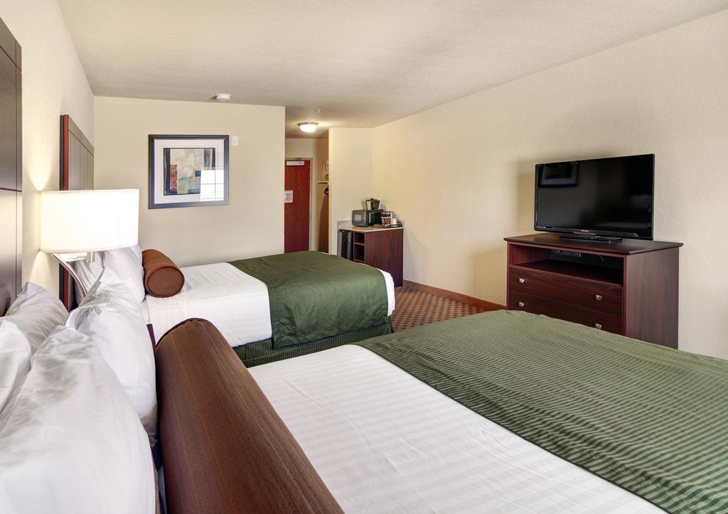 Cobblestone Inn & Suites - Big Lake Bagian luar foto