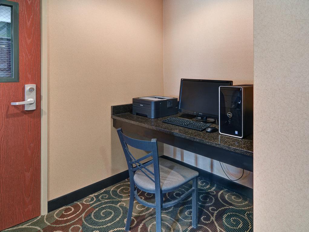 Cobblestone Inn & Suites - Big Lake Bagian luar foto