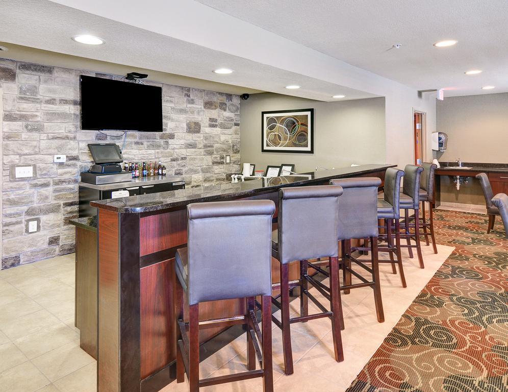 Cobblestone Inn & Suites - Big Lake Bagian luar foto