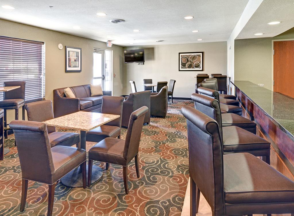 Cobblestone Inn & Suites - Big Lake Bagian luar foto