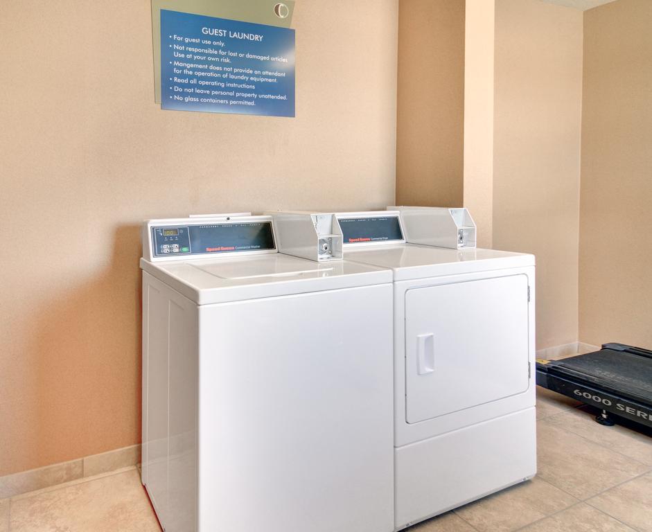 Cobblestone Inn & Suites - Big Lake Bagian luar foto