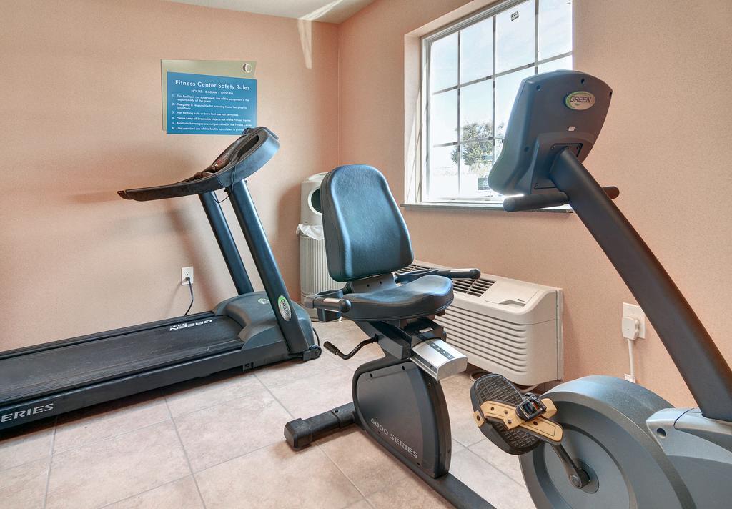 Cobblestone Inn & Suites - Big Lake Bagian luar foto
