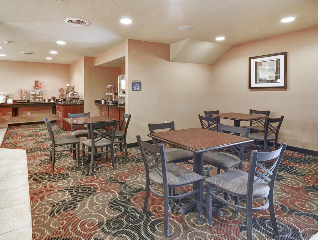 Cobblestone Inn & Suites - Big Lake Bagian luar foto