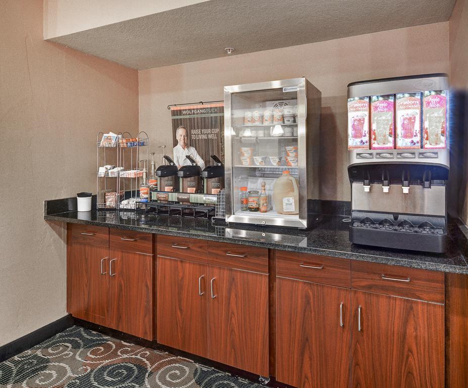 Cobblestone Inn & Suites - Big Lake Bagian luar foto