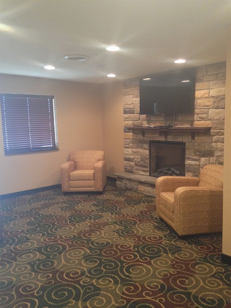 Cobblestone Inn & Suites - Big Lake Bagian luar foto