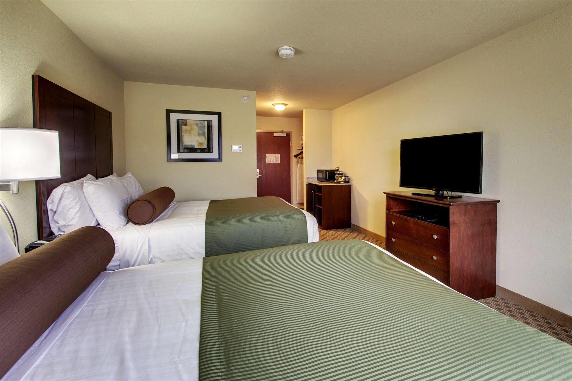 Cobblestone Inn & Suites - Big Lake Bagian luar foto