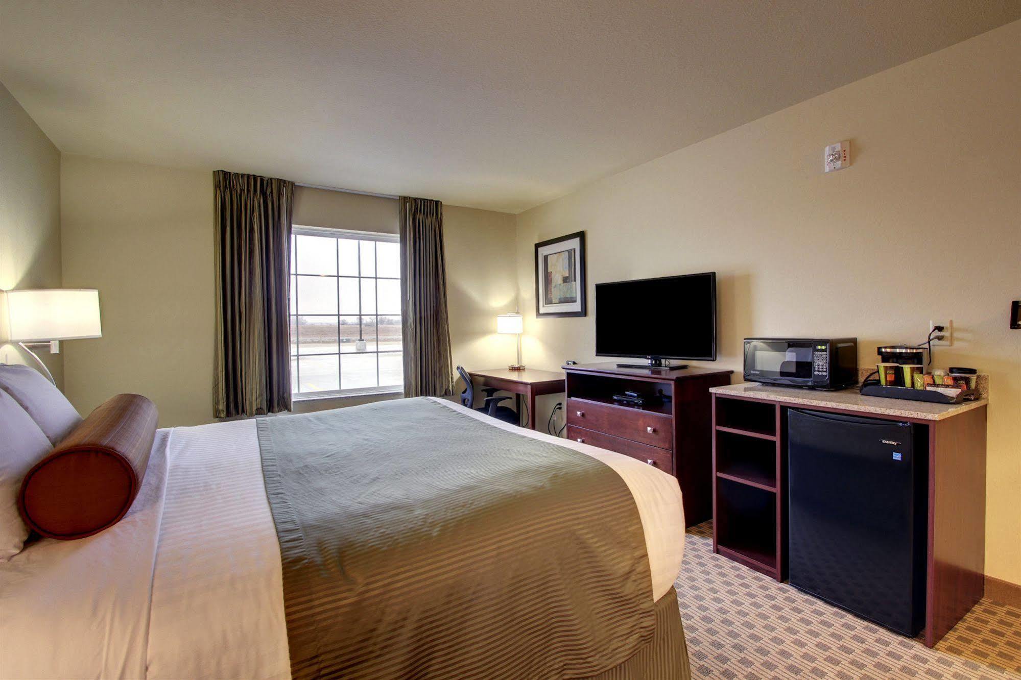 Cobblestone Inn & Suites - Big Lake Bagian luar foto