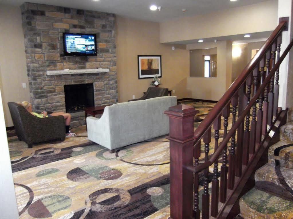Cobblestone Inn & Suites - Big Lake Bagian luar foto